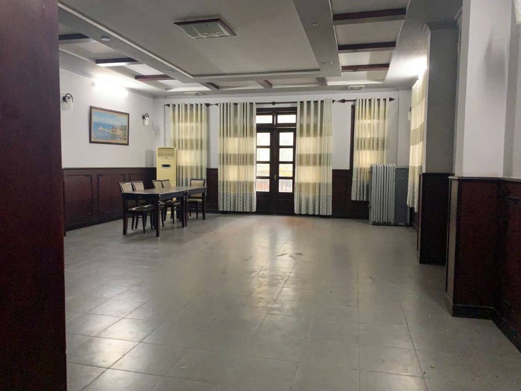 Bán nhà 4 tầng Hoàng Văn Thụ, sát Lê Lợi, cách biển Trần Phú 300m