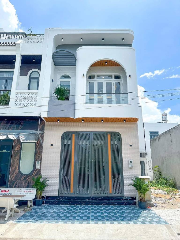 Bán nhà Long Trạch Long An, 1 trệt 1 lầu, dt 103,7m², vị trí đẹp, kinh doanh thuận lợi, giá chỉ 2,5 tỷ
