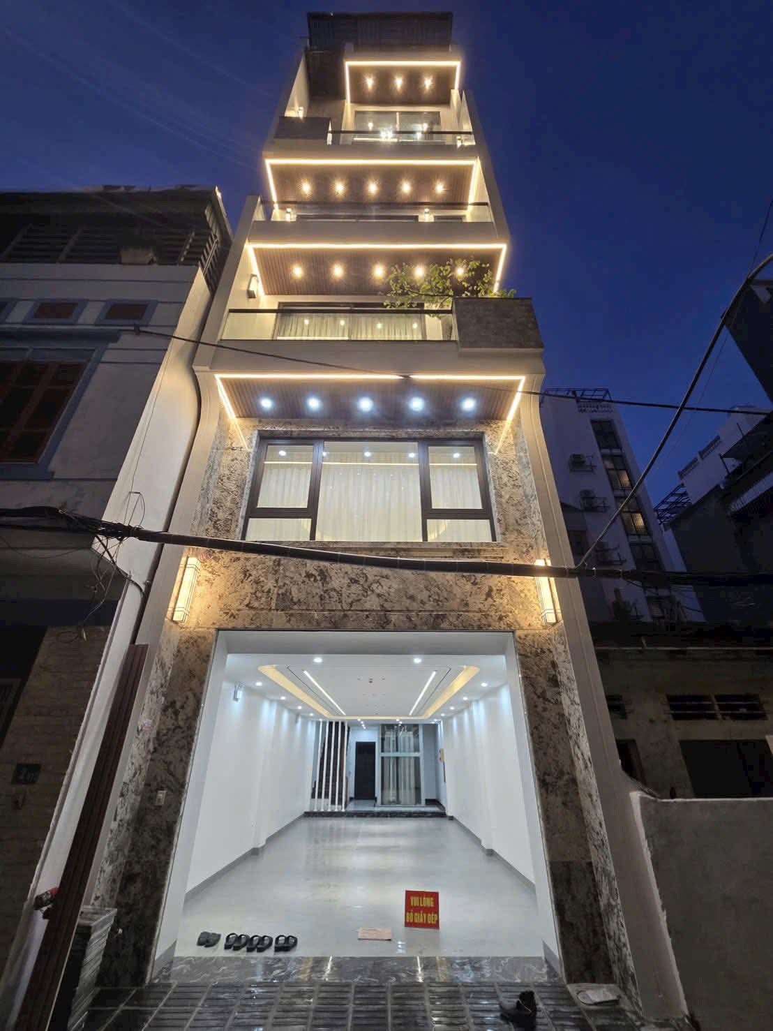 Bán nhà Long Biên khu quân đội 918, 46m², xây mới 7 tầng, thang máy hiện đại, full nội thất cao cấp