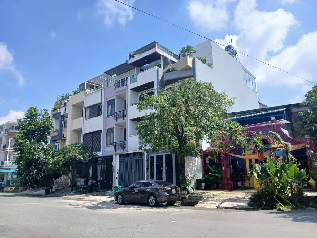 Bán nhà phố khu C An Phú, An Khánh, Quận 2, 3 tầng, view công viên, tặng nội thất