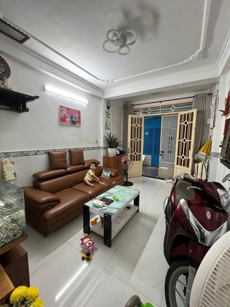 Giá chỉ 4.15 tỷ có Nhà 2 tầng đẹp kiên cố, hẻm xe hơi Nguyễn Văn Khối – CV Làng Hoa, giá chỉ 4.15 tỷ
