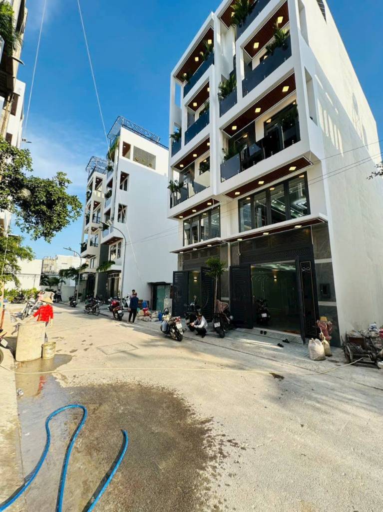 NHÀ ĐẸP HIỆN ĐẠI - 100M2 - NGANG 5.5M - ÔTÔ NGỦ TRONG NHÀ - TRƯỜNG THỌ, THỦ ĐỨC