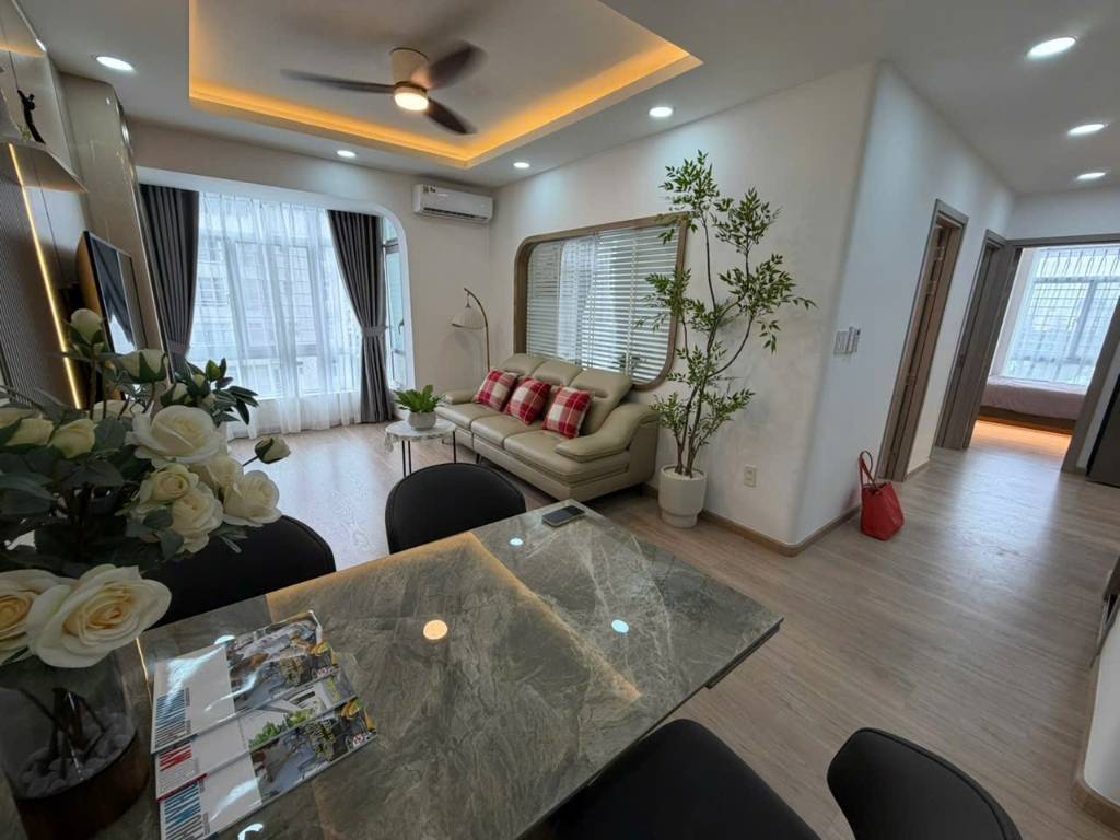 Bán nhanh căn hộ Sky garden 3, Phú Mỹ Hưng, Q7, dt 72m2 căn góc, 3pn, nhà mới đẹp, giá chỉ 6,4 tỷ