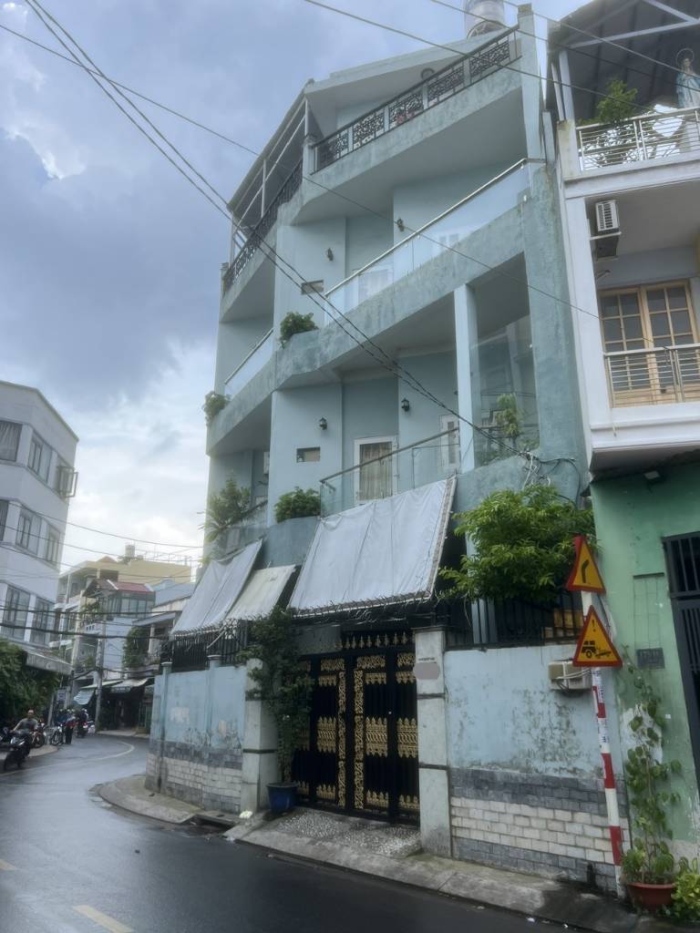 Hạ giá, bán gấp biệt thự Khuông Việt quận Tân Phú, đầu tư sinh lời cao, giá tốt chỉ 11,5 tỷ