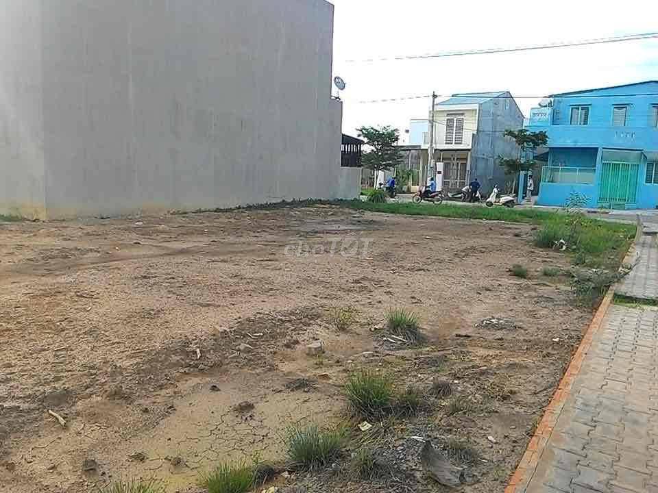 BÁN NHANH ĐẤT ĐƯỜNG NGUYỄN TRUNG TRỰC, THỊ TRẤN BẾN LỨC, TỈNH LONG AN, LÔ GÓC 2 MẶT TIỀN