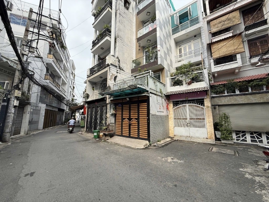 BÁN NHÀ HXH HOÀNG HOA THÁM, PHÚ NHUẬN, 41m2, 4 TẦNG 4 PHÒNG, CHỈ 7,39 TỶ TL