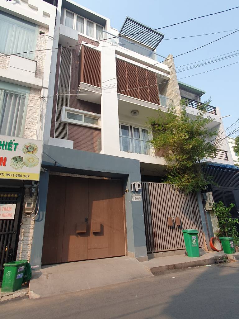 BÁN NHÀ TÔ NGỌC VÂN, TAM BÌNH, NGANG KHỦNG 8M, CÓ GARAGE ÔTÔ TRONG NHÀ, CHỈ 8 TỶ 2