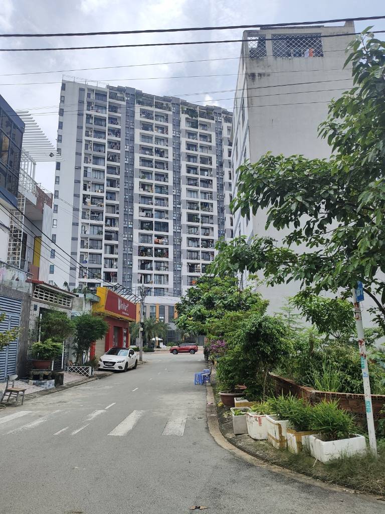 BÁN ĐẤT ĐỐI DIỆN CHUNG CƯ RICCA, LÔ GÓC 2 MẶT TIỀN, FULL THỔ CƯ, VỊ TRÍ ĐẮC ĐỊA