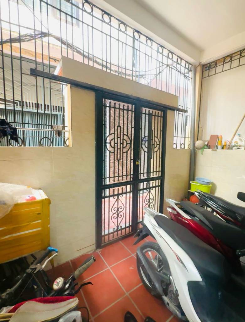 Bán nhà ngõ 10 Láng Hạ, 57m2, 3 tầng, mặt tiền 4.5m, giá 13.6 tỷ