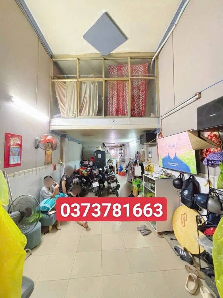 Bán nhà Tỉnh lộ 10 Bình Tân, cách Aeon 5p, 3 tầng, diện tích 40m², giá 3,65 tỷ