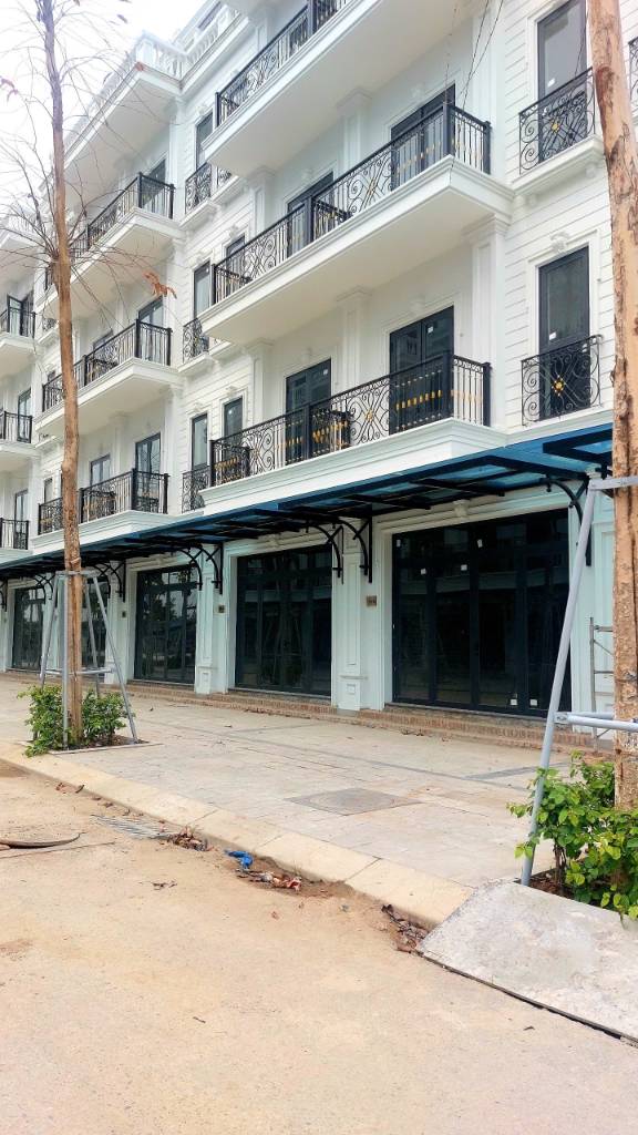 Bán biệt thự liền kề đường QL32, 80m2, cách Vin Đan Phượng 1,5km, sổ đỏ, giá rẻ