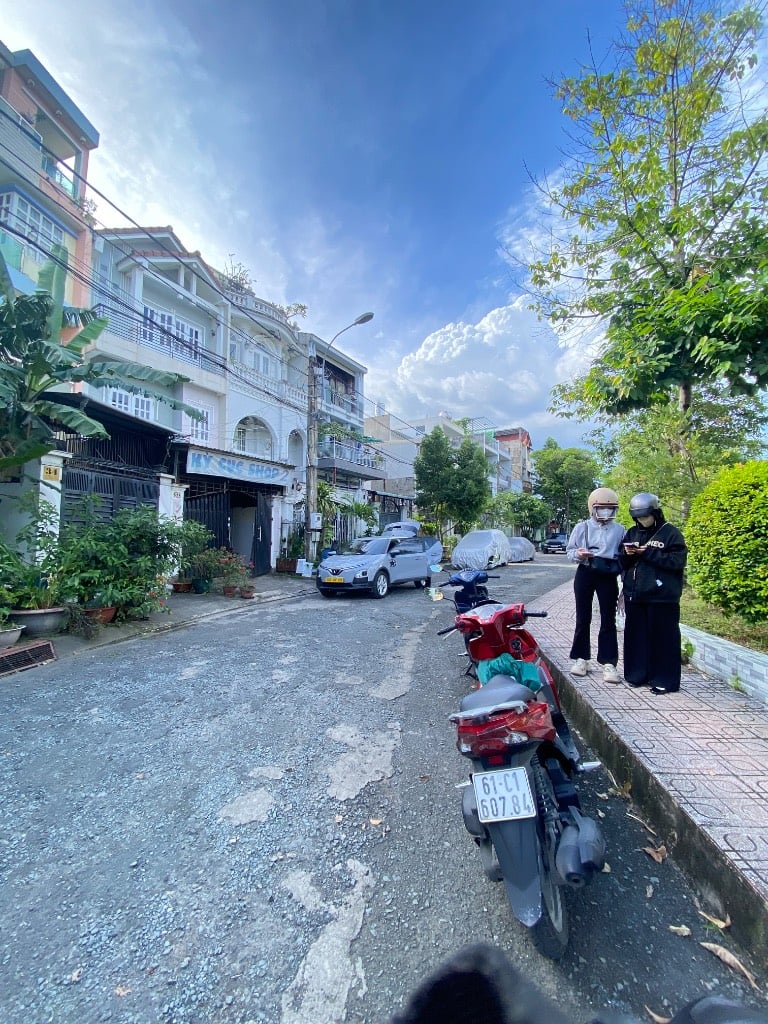 Bán Đất mặt tiền đường số 2 KDC HimLam Trường Thọ, 100m2 ngang 5m, SHR, thích hợp xây ở, kinh doanh