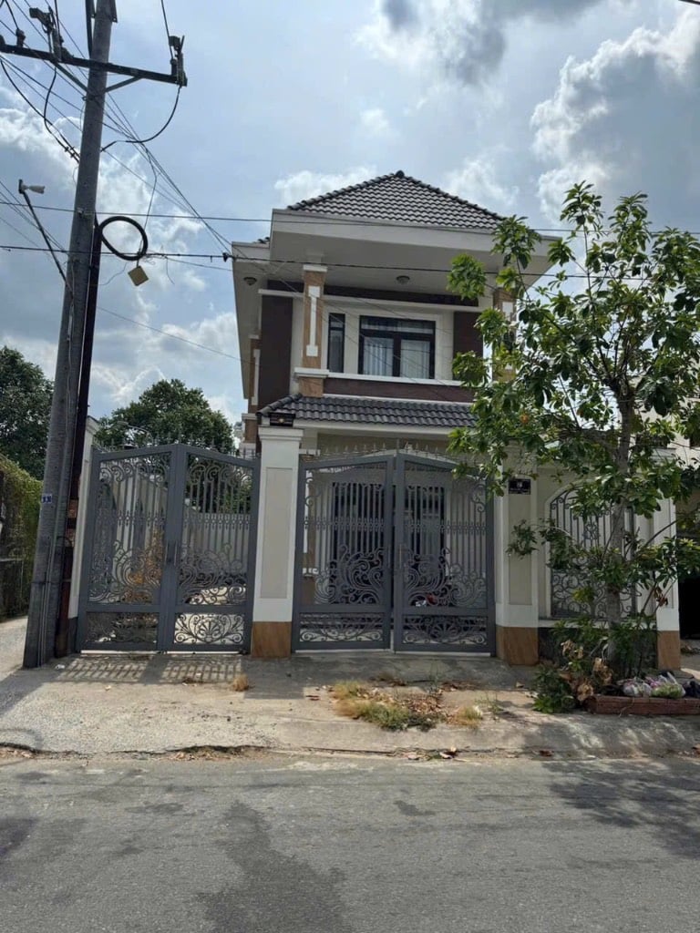 BÁN NHÀ BIỆT THỰ ĐƯỜNG PHẠM VĂN CHIÊU, TÂN AN LONG AN