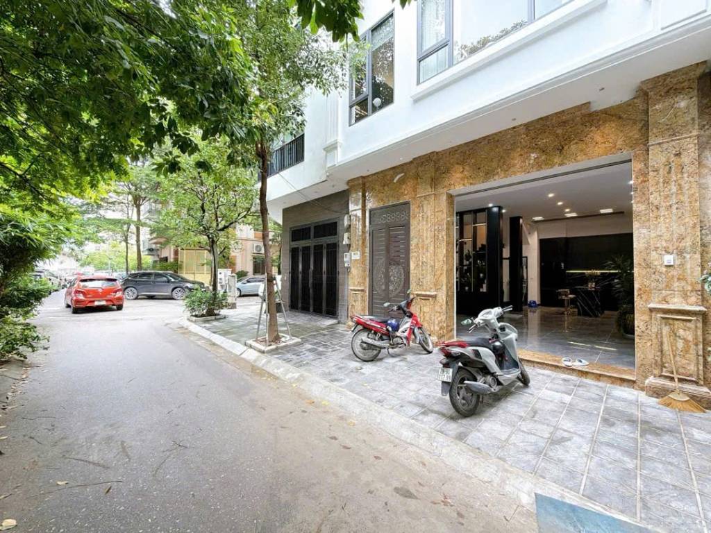Bán nhà lô góc Nguyễn Trãi, gần Royal City, nhà đẹp ở ngay, sổ đỏ chính chủ, giá tốt