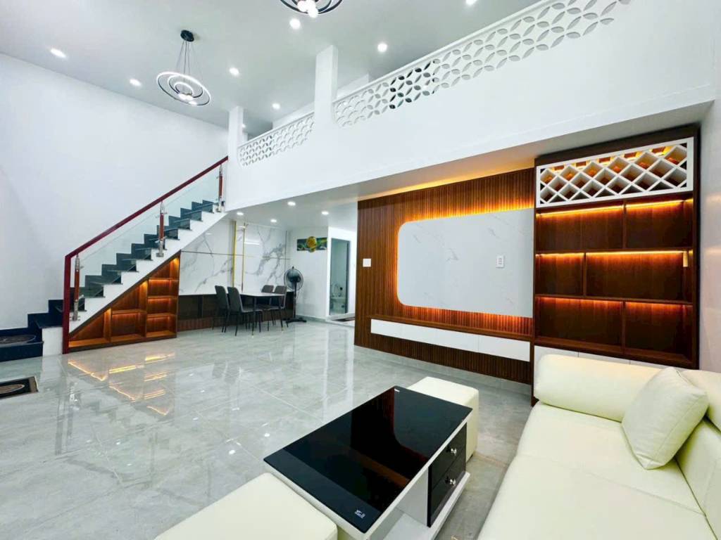 BÁN NHÀ HUỲNH TẤN PHÁT, ĐẸP MỚI HOÀN THIỆN, ĐẶT BIỆT CÓ PHÒNG NGỦ DƯỚI ĐẤT