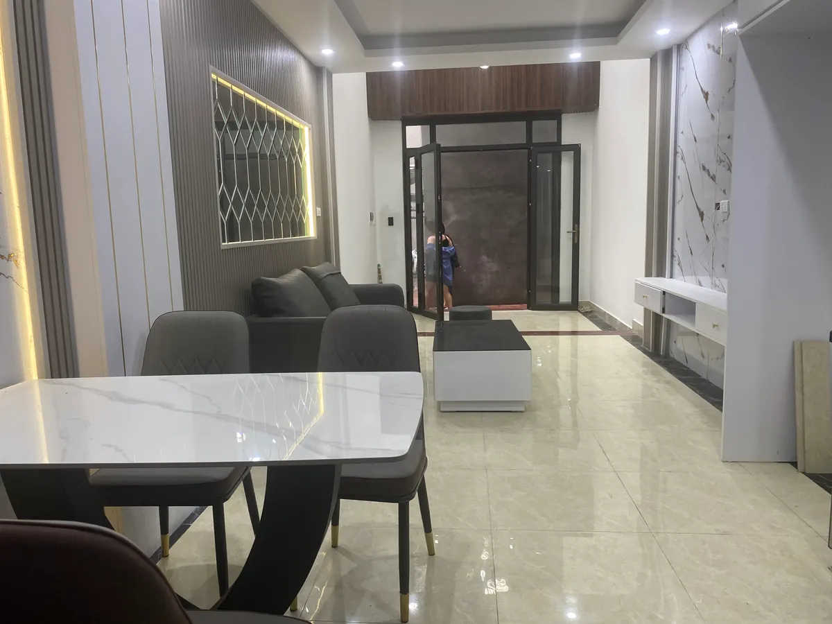 Bán nhà Thanh Xuân, ô tô 50m, sổ vuông, gần hồ