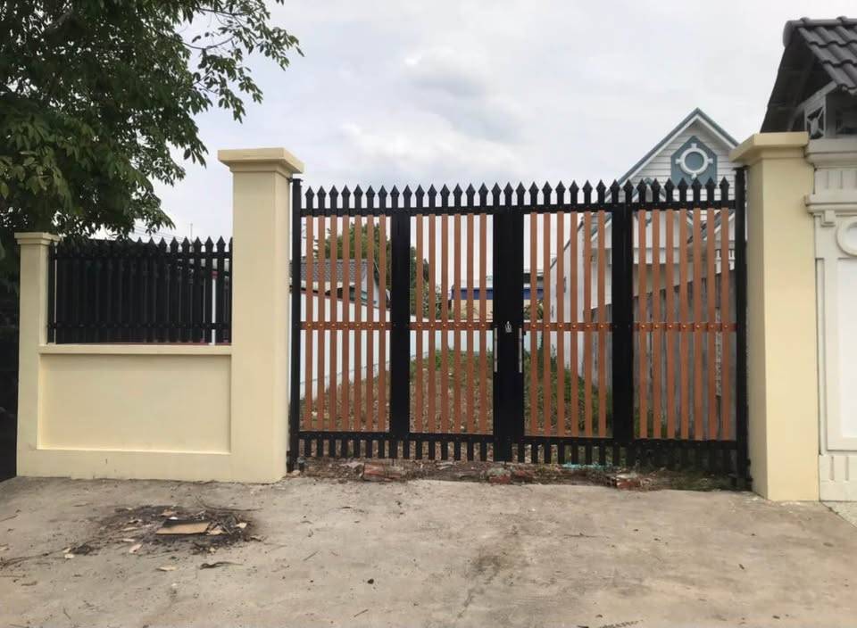 Bán gấp đất Lê Thị Huyền Trân Củ Chi, dt 261m2, sổ hồng riêng, giá 860 triệu TL