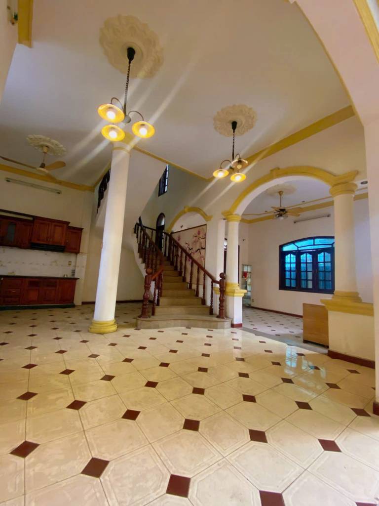 BÁN BIỆT THỰ PHÁP HÀN HẢI NGUYÊN, QUẬN 11, DT 11m x 11m, GIÁ CHỈ 10.7 TỶ