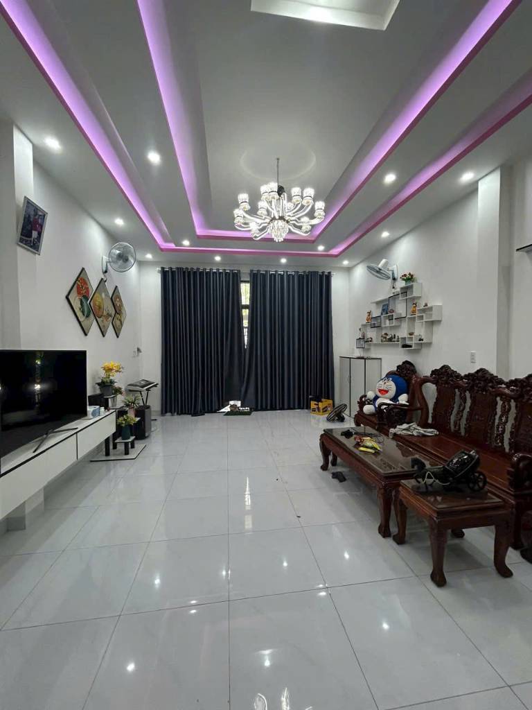 Bán nhà mặt tiền Hoà Phú 10, Liên Chiểu, nhà 3 tầng, gần biển, giá nhỉnh 6 tỷ