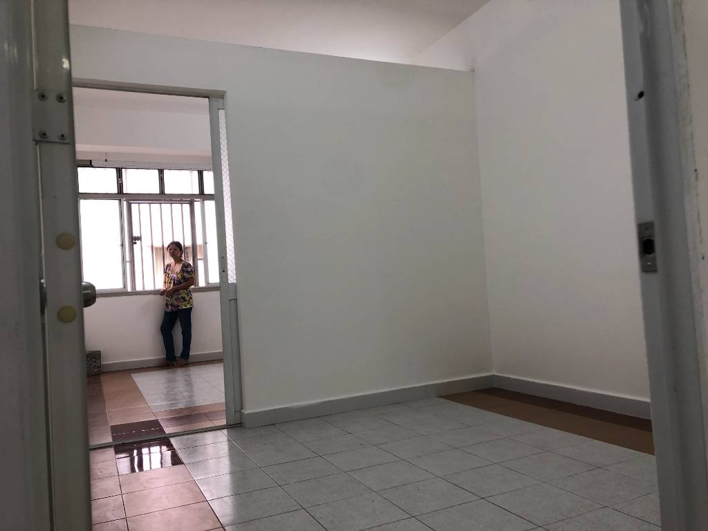 Bán chung cư Nguyễn Kim, Quận 10, lô R lầu 2 thang bộ 49m 2 phòng ngủ