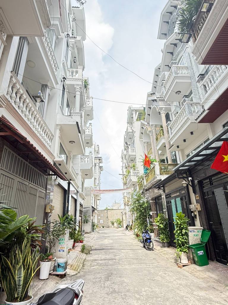 Cần bán nhà đường Lê Trọng Tấn, Tân Phú, TP.HCM, 60m², giá 7.4 tỷ