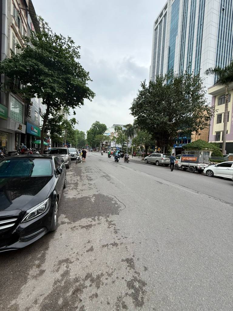 CHO THUÊ NHÀ NGUYÊN CĂN PHỐ NGUYỄN VĂN CỪ, LONG BIÊN, 5 TẦNG THANG MÁY