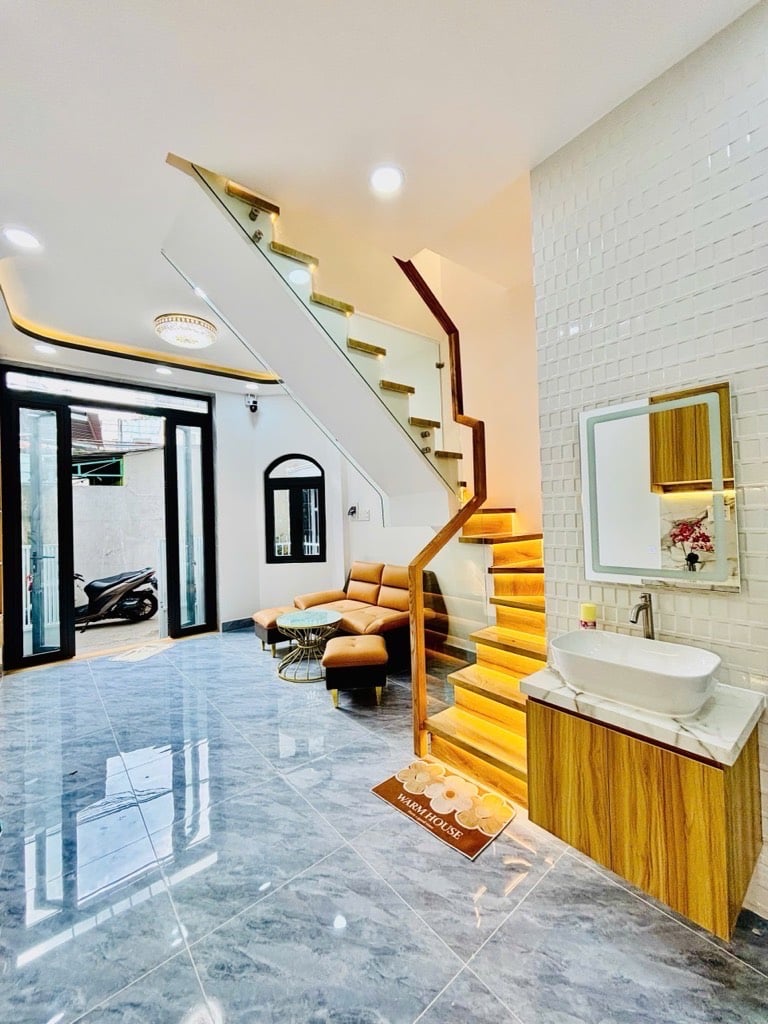 Bán nhà Tân Hòa Đông, Q6, nhà đẹp, tài chính 3 tỷ, gần chợ Phú Lâm, 2 tầng, 25m2, sổ riêng
