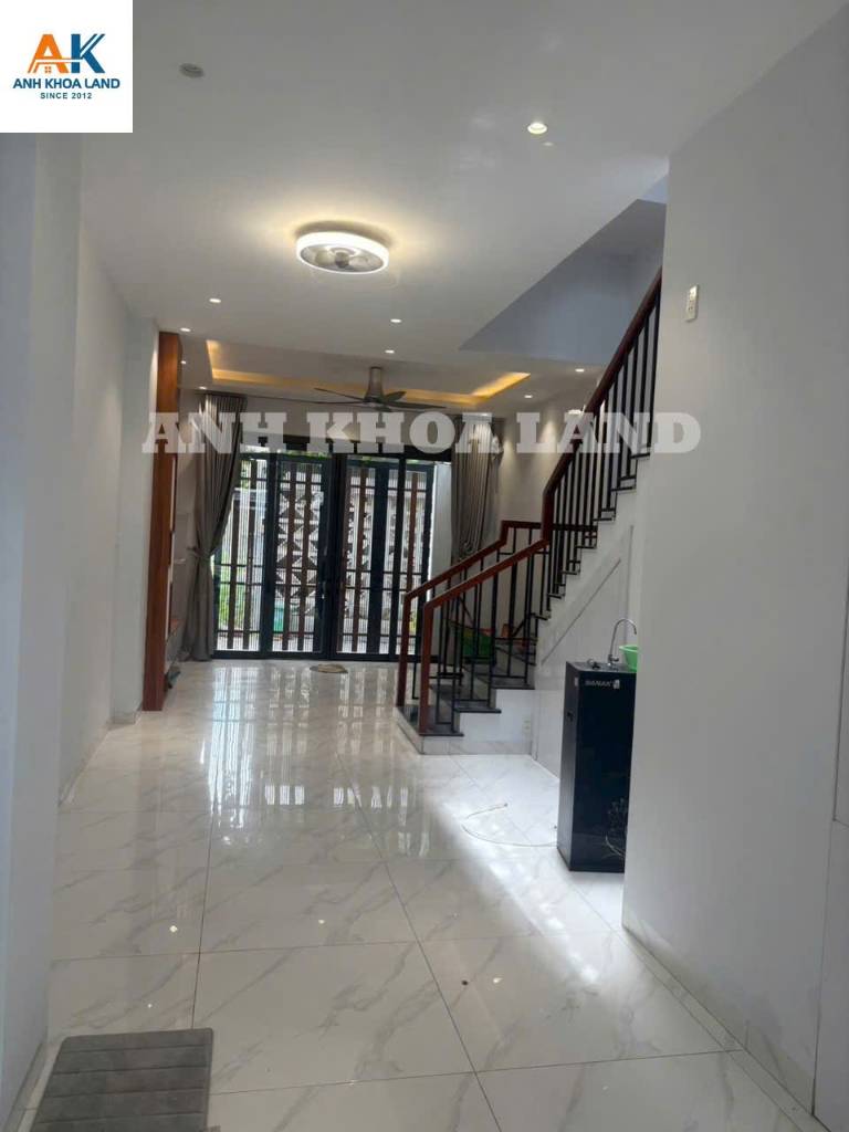 Nhà 3 Tầng vừa hoàn thiện P. Trường Thọ - Hẻm xe tải sạch đẹp - View thượng thoáng đãng
