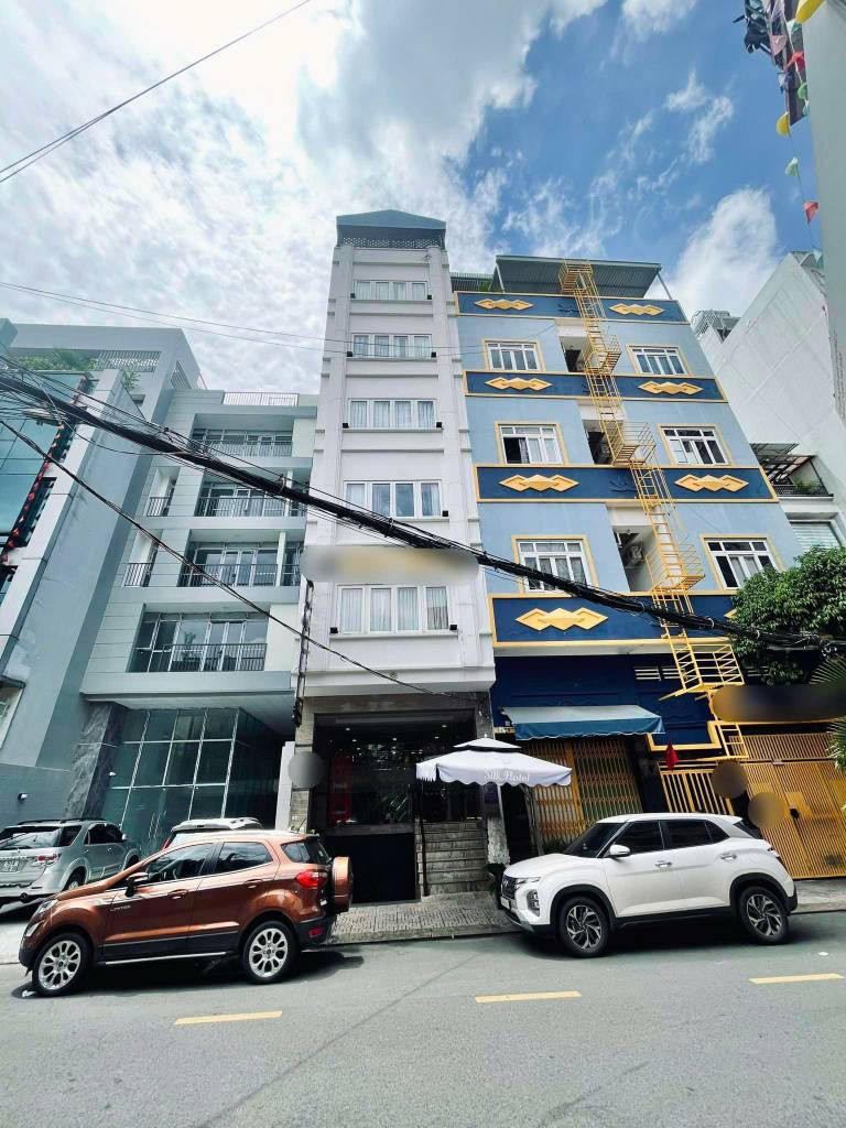 BÁN KHÁCH SẠN BẠCH ĐẰNG, NGAY SÂN BAY TÂN SƠN NHẤT DÒNG TIỀN 300TR/THÁNG , GIẢM MẠNH 4.5 TỶ
