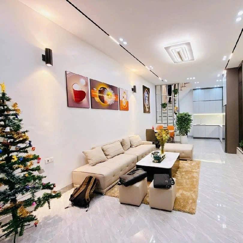 Nhà mới Nguyễn Đức Cảnh 42m – 7.8 tỷ, trước nhà SH quay, nắng lung linh, ngõ thông ba gác