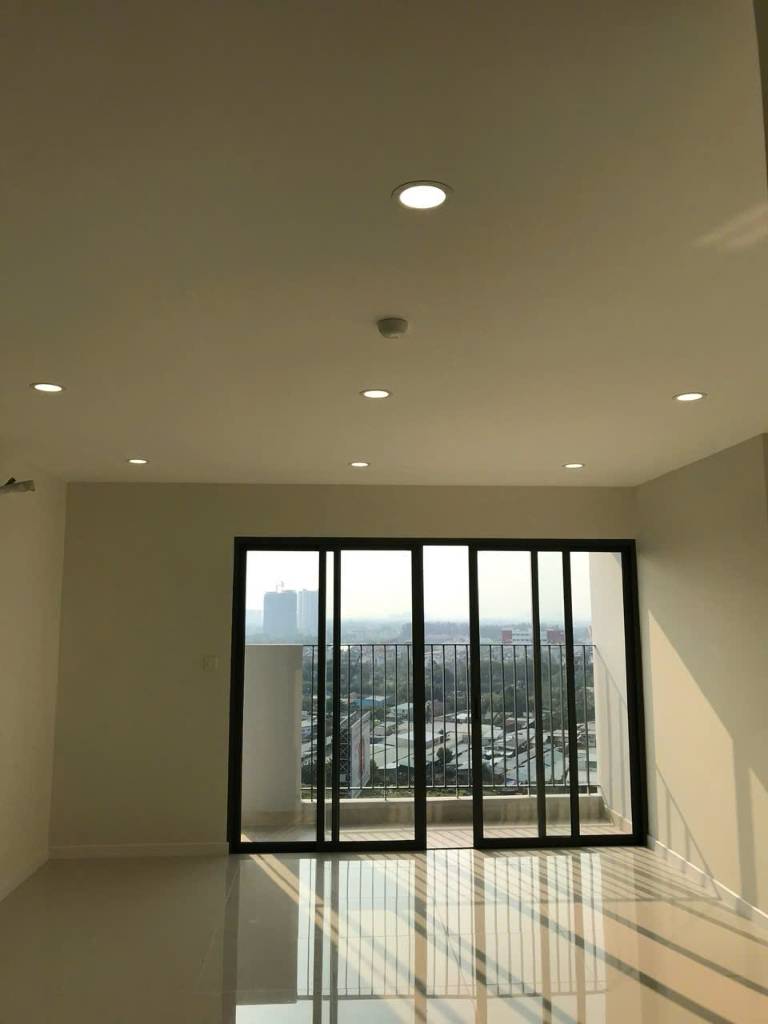 Bán căn OT Lavida Plus, 39m2, tầng cao view hồ bơi, giá 2,63 tỷ all in