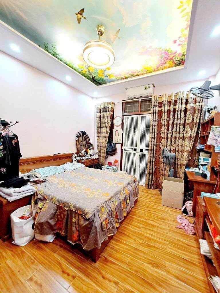Bán gấp nhà Đội Cấn, Ba Đình, ngõ thông gần phố kinh doanh, 39m², giá 10.5 tỷ