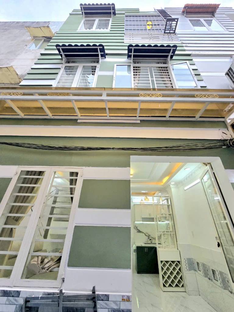 Nhà đẹp Huỳnh Tấn Phát, Phú Mỹ Hưng, Quận 7, 2 lầu vào ở liền