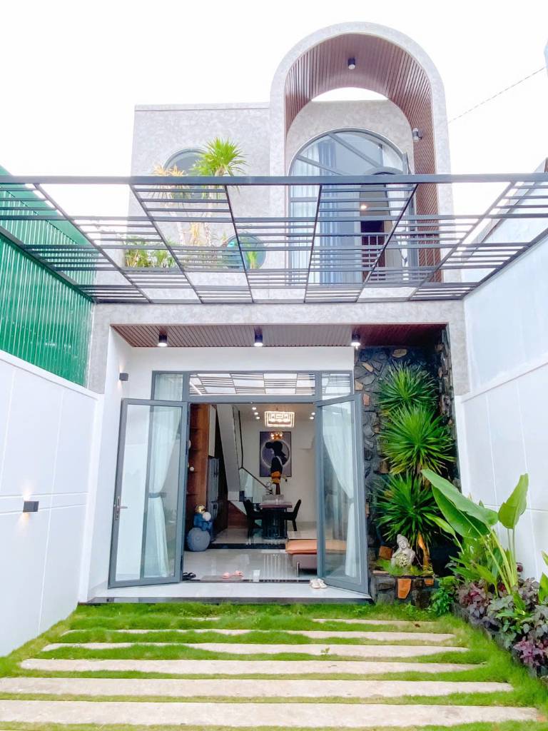 Bán nhà Long Trạch Cần Đước, gần Five Star, dt 112m², SHR, hoàn công, full nội thất, giá 2,6 tỷ
