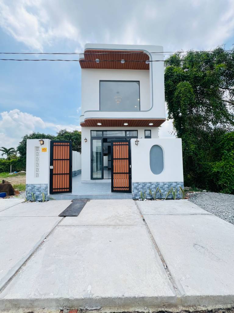 Bán nhà Trương Định, TT Cần Đước, 2PN 2WC, full nội thất, sổ hồng hoàn công, giá tốt