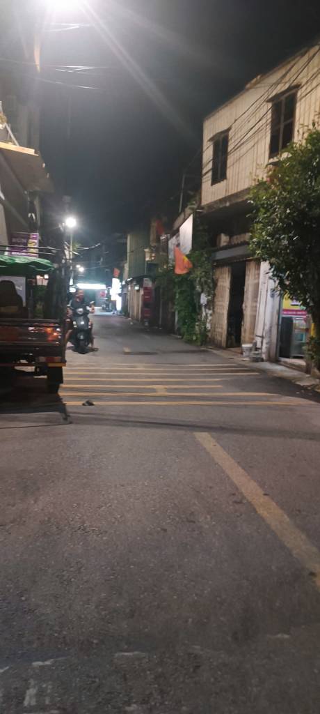Bán nhà Tựu Liệt, 46m2, mặt tiền 5.3m nở hậu, ngõ ô tô thông kinh doanh, 9.9 tỷ
