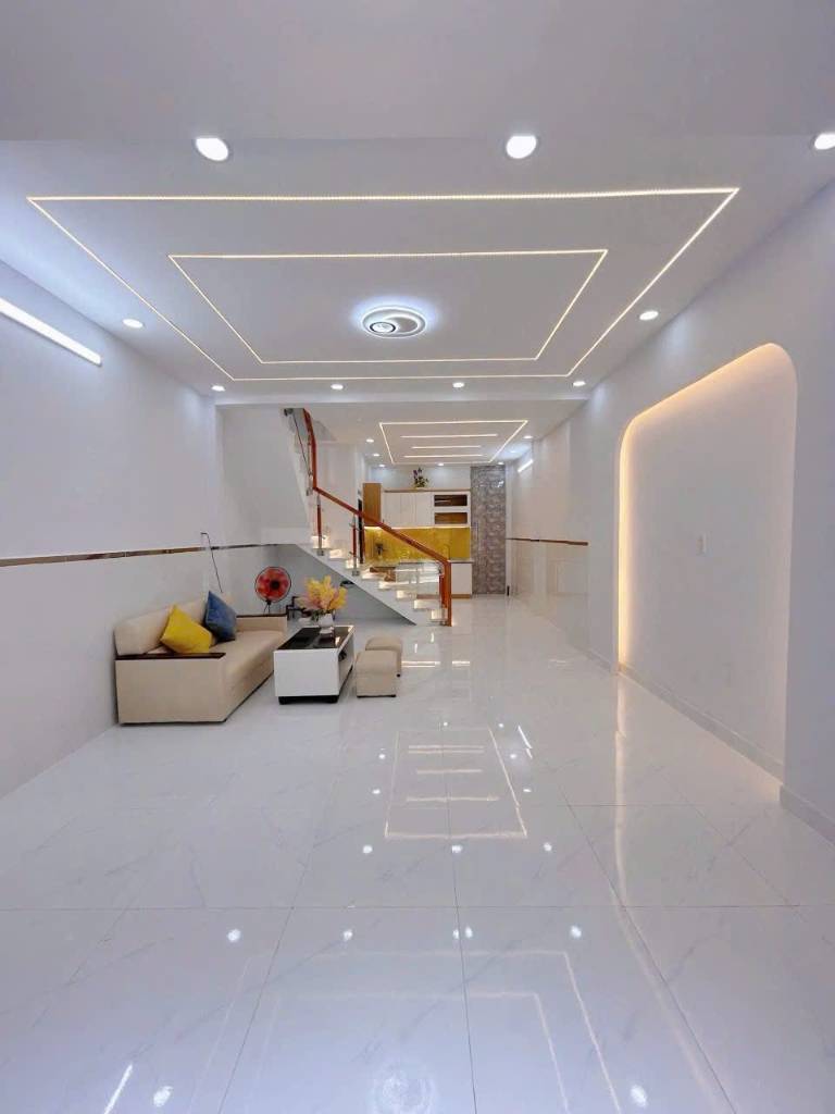 Nhà mới gần CV Kênh Nước Đen, 50m2, chỉ 4.69 tỷ TL, ở ngay!