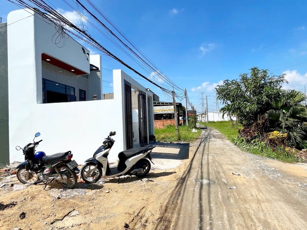 Bán nhà Đường Đá Xanh, Đức Hòa Long An, 1 lầu mới xây, giá 1 tỷ 950 triệu