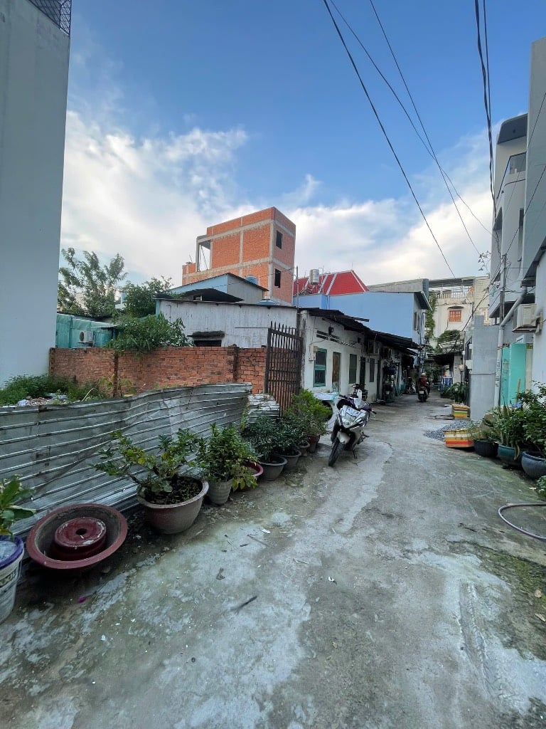 Bán đất Nguyễn Văn Lượng, Gò Vấp, tiện xây mới, gần Lotte Mart
