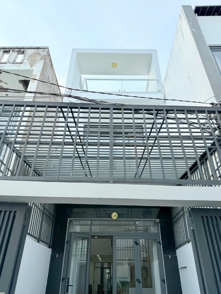 Bán nhà đường số 14, Gò Vấp, sát chợ, cách hẻm xe tải 20 tặng full nội thất cao cấp