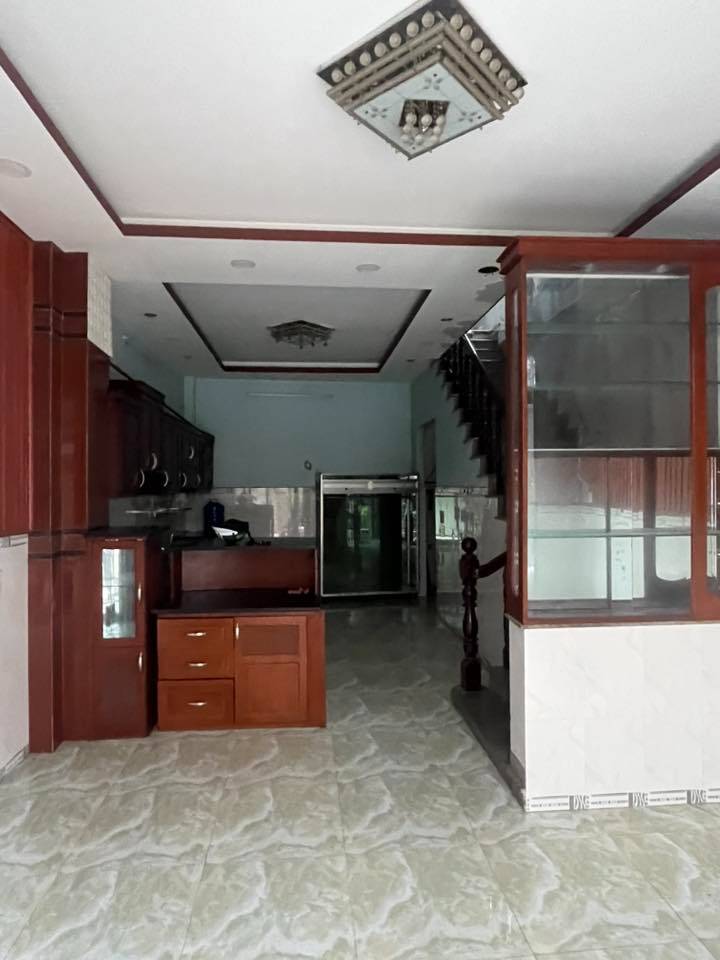 Bán nhà MT đường Hồng Bàng, Quận 6, dt 8,08x14m, 4,5 tấm, kinh doanh sầm uất, giá 31 tỷ
