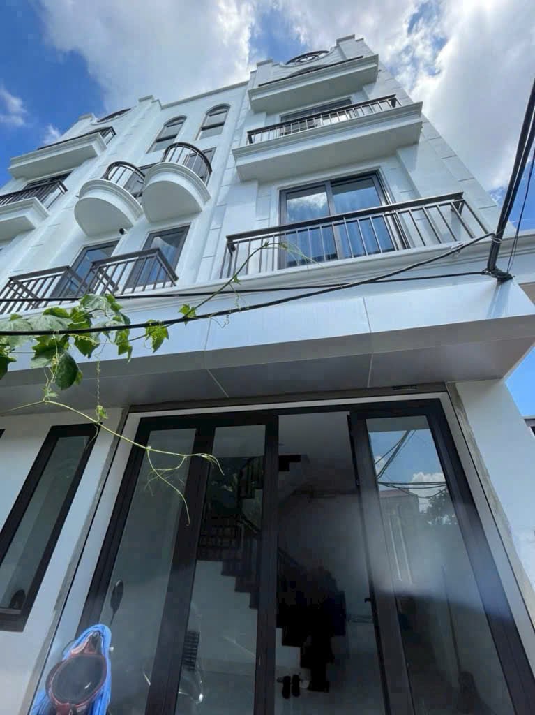 Bán nhà lô góc Phúc Lợi, Long Biên, mới 100%, diện tích 42m², 4 tầng, giá chỉ 6.9 tỷ