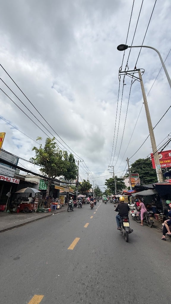 Bán kho xưởng đường Hương Lộ 2, thông Lê Văn Quới, 385m2, full thổ, sử dụng ngay