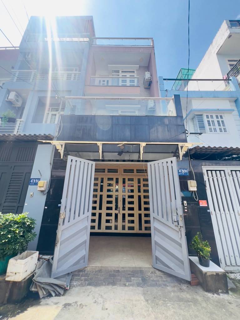 Nhà Đẹp 3 Tầng Trước Nhà 8M Xe Tải Vào Nhà Chỉ 7 Đồng Xíu TL