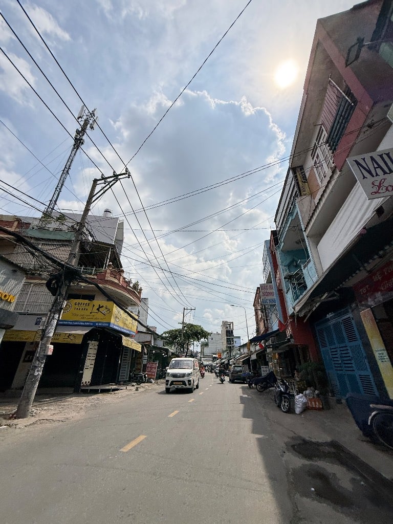 Bán nhà đường Trương Phước Phan, mặt tiền kinh doanh, tiện xây mới, 185m2, giảm 500tr