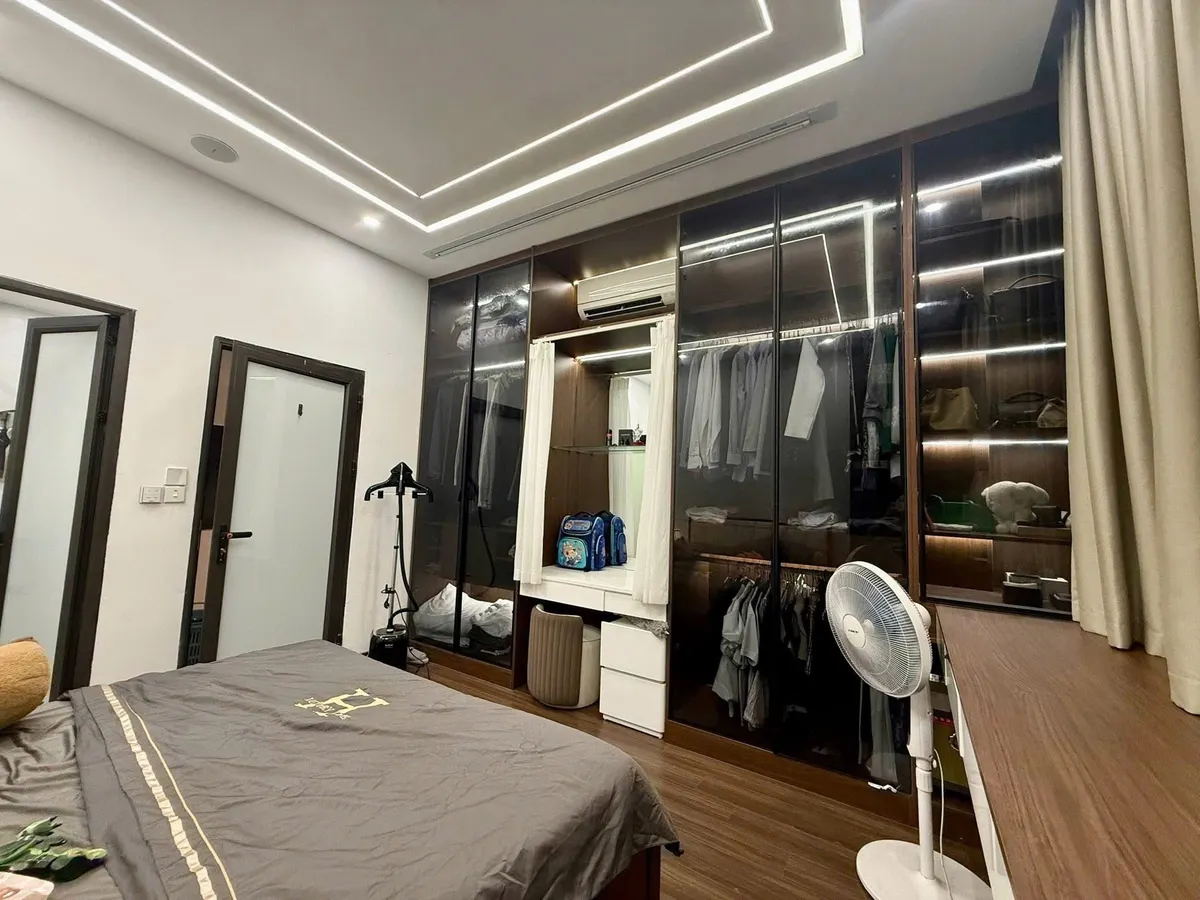 💡 Bán nhà KHƯƠNG Đình. MẶT TIỀN TO ĐẸP - NỘI THẤT XỊN - VÀI BƯỚC ROYAL CITY