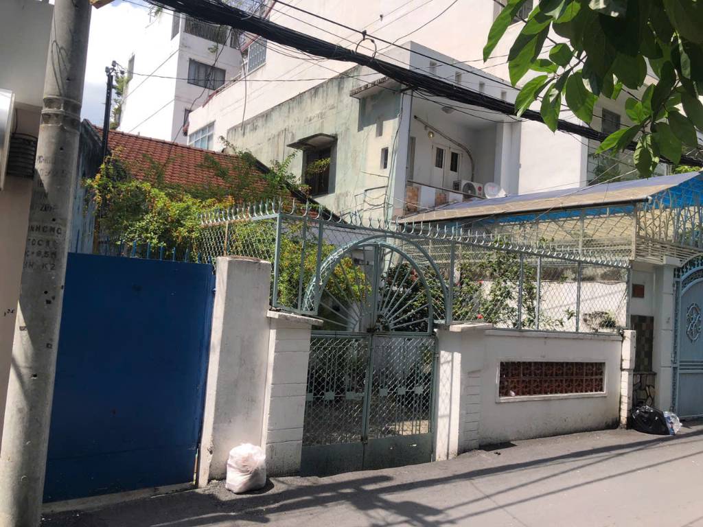 Bán nhà khu Tân Định, Quận 1, dt 240m2, nhà cấp 4, giá 70 tỷ thương lượng