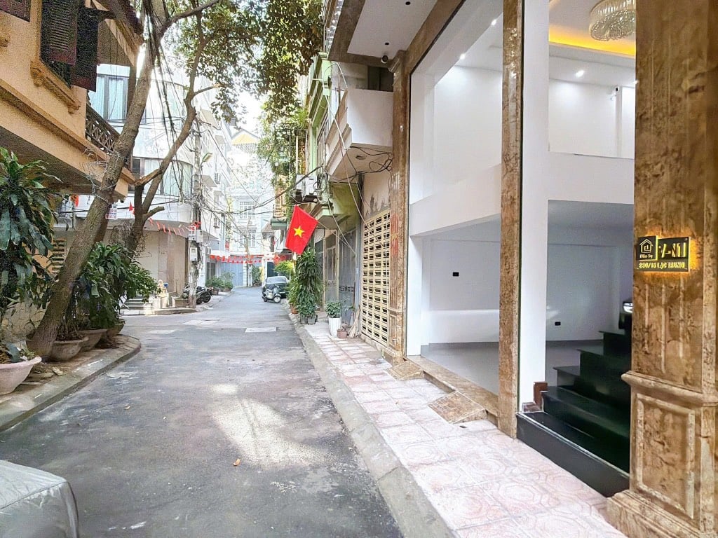 Lạc Trung - Hai Bà Trưng 70/78T2 x 8 tầng, mặt tiền 5.4m, giá 29.8 tỷ thương lượng
