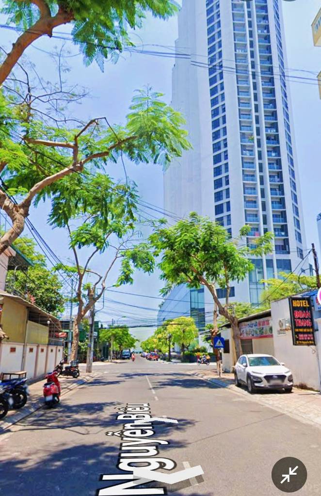 Bán nhà 2 mặt tiền Nguyễn Biểu, sát Scenia Bay, cách biển Hòn Chồng 250m