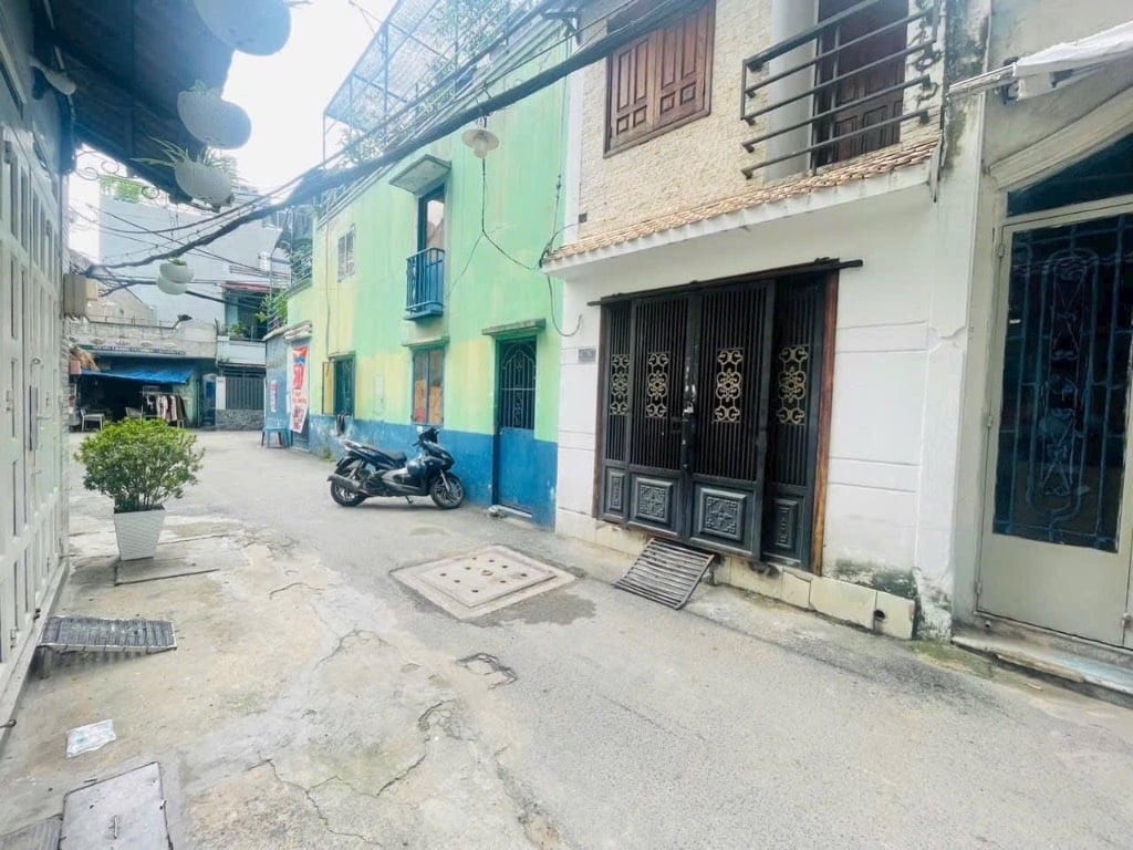 Bán nhà Quang Trung, P.10, hẻm ô tô tải, 2 tầng, 2pn, chỉ 2.69 tỷ